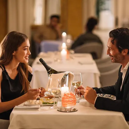 酒店 Ausonia Hungaria Wellness & Lifestyle 威尼斯丽都