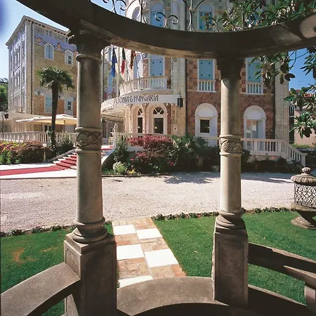 ホテル Ausonia Hungaria Wellness & Lifestyle 5*